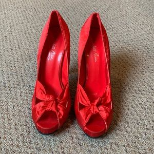 Charlotte Russe red pumps